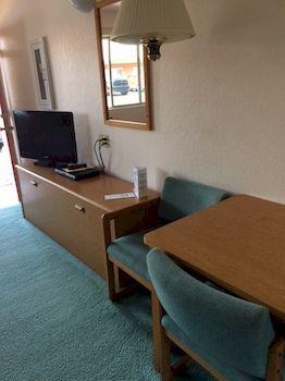 Mini Golden Inns Motel Hungry Horse Экстерьер фото